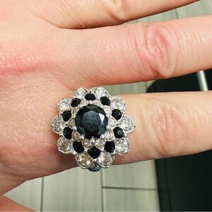 Elegant Black and Silver Floral Ring